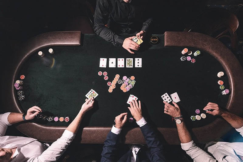 Bài Poker - Xì Tố hay bị nhầm là bài Xì Phé của người Hồng Kông 
